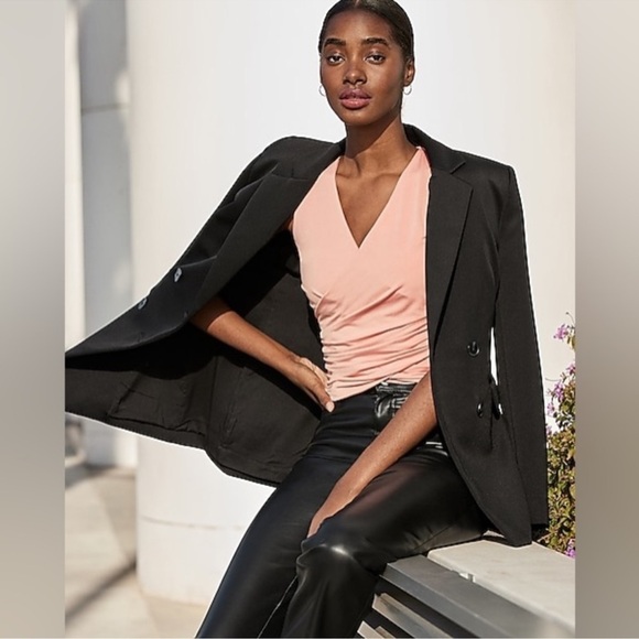 Express Body Contour Compression Ruched V-neck top - Picture 6 of 7